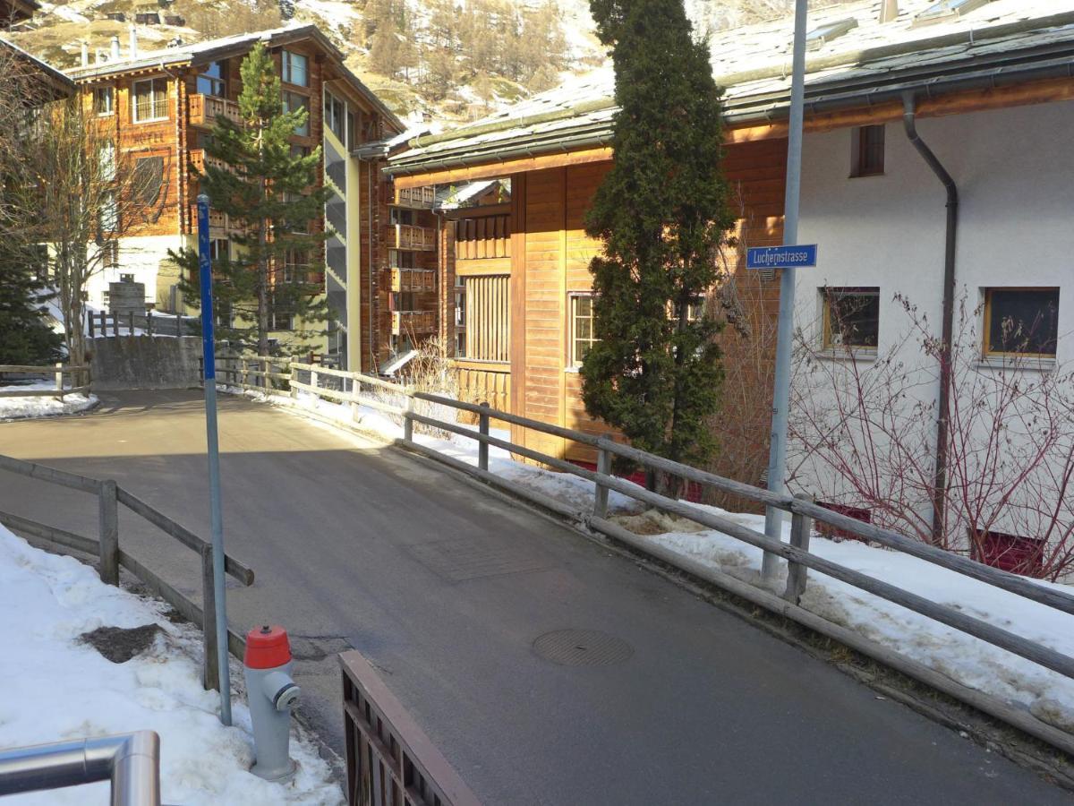 Apartment Sungold-1 By Interhome Zermatt Exteriör bild